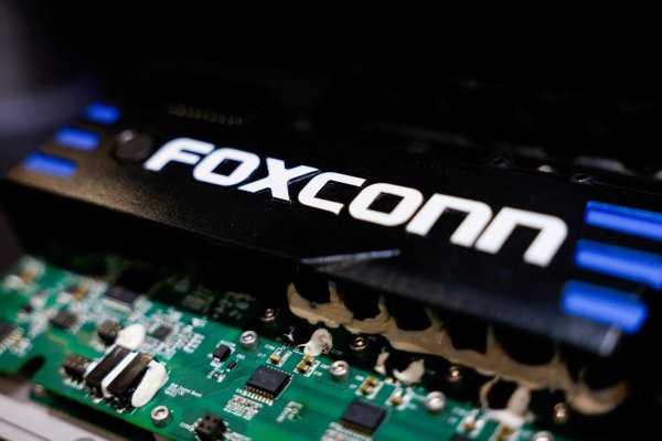 9d com Virada histórica: Foxconn, maior fabricante de iPhones, fatura mais com IA do que com smartphones pela 1ª vez